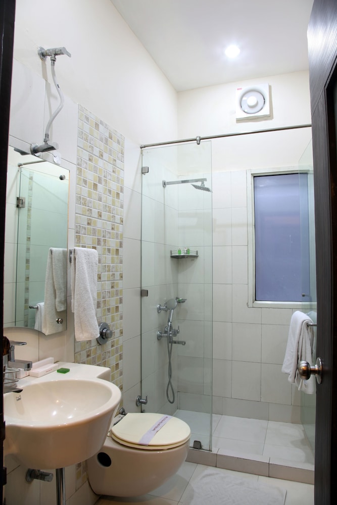 RUPAM HOTEL 69/72