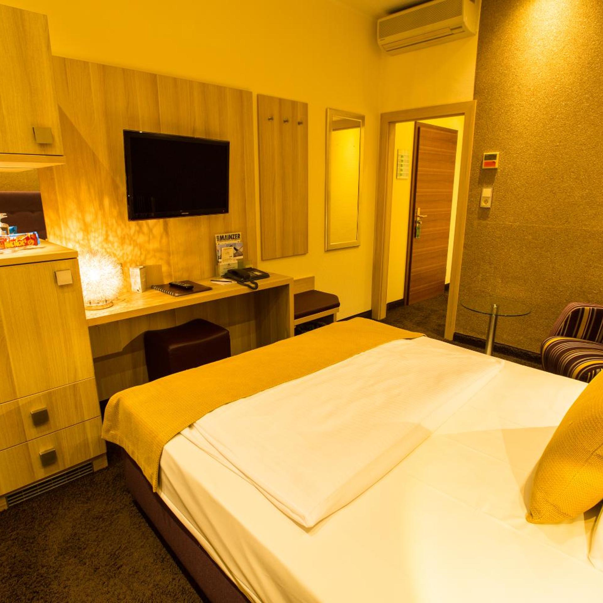 غرفة كومفورت مفردة بسرير كينج، Hotel Hammer - Mainz Hauptbahnhof 5/10