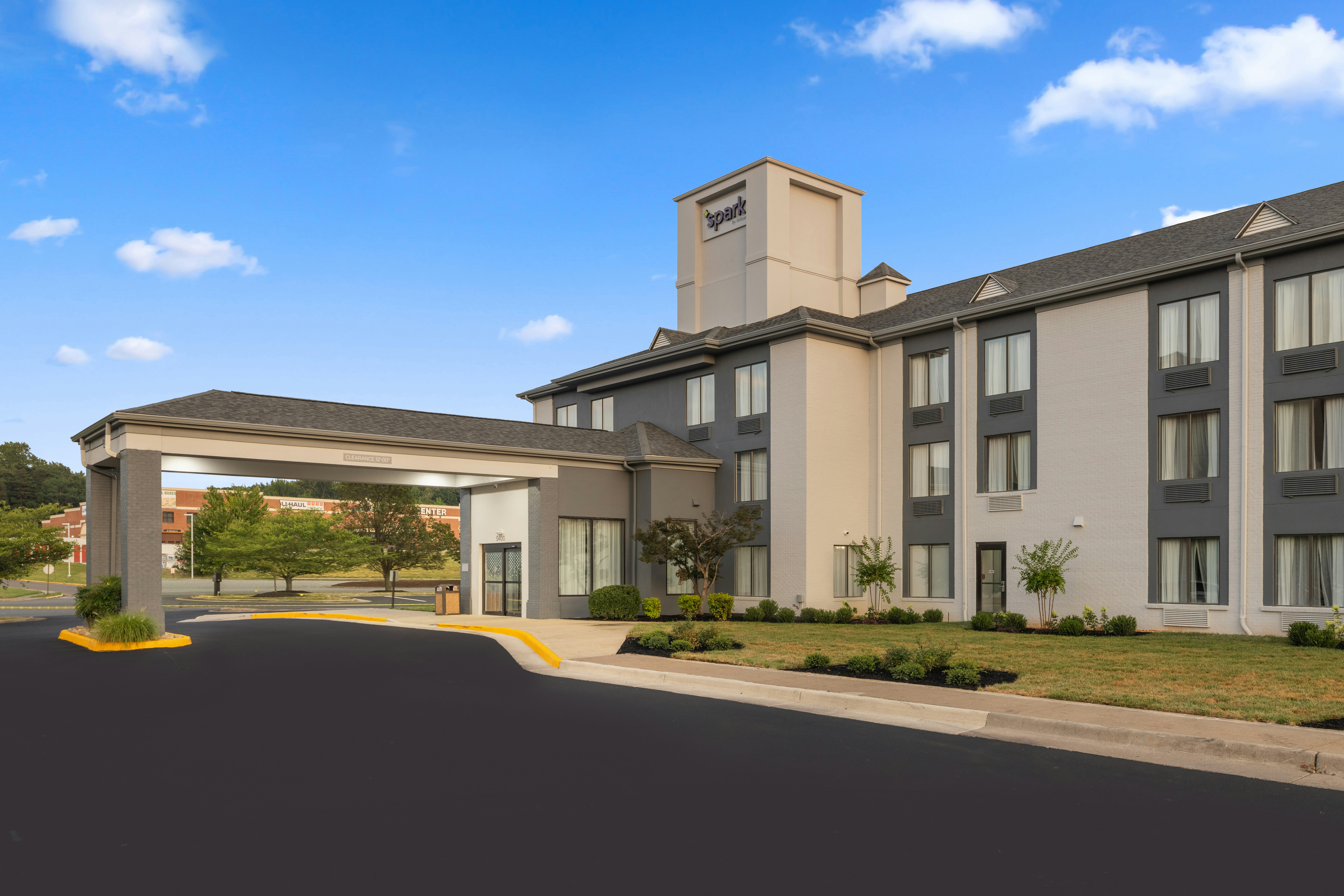 Spark by Hilton Fredericksburg Southpoint 33/38