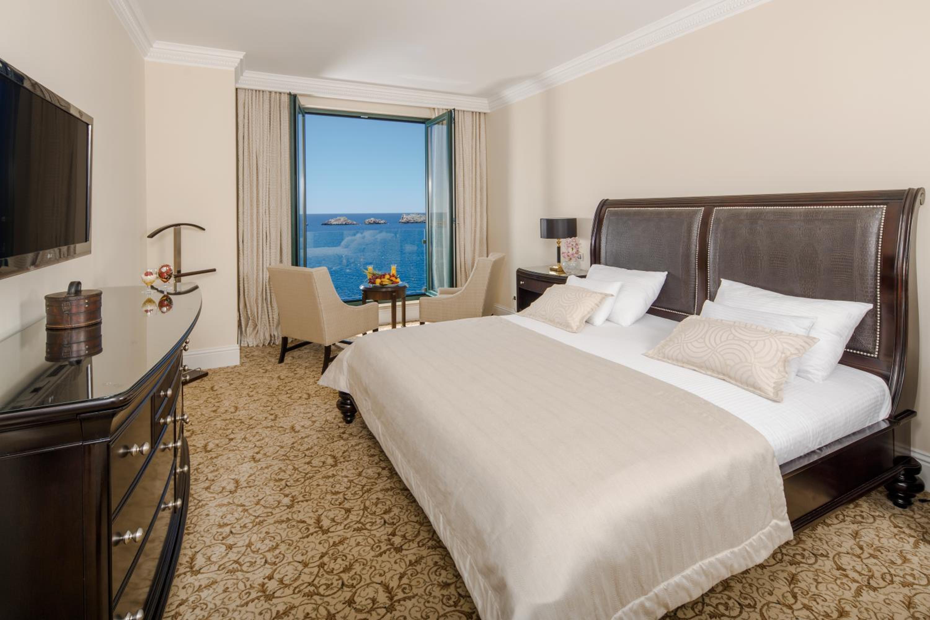 Sky, Royal, Suite, King Bed, Sea View, Sofa, Balcony