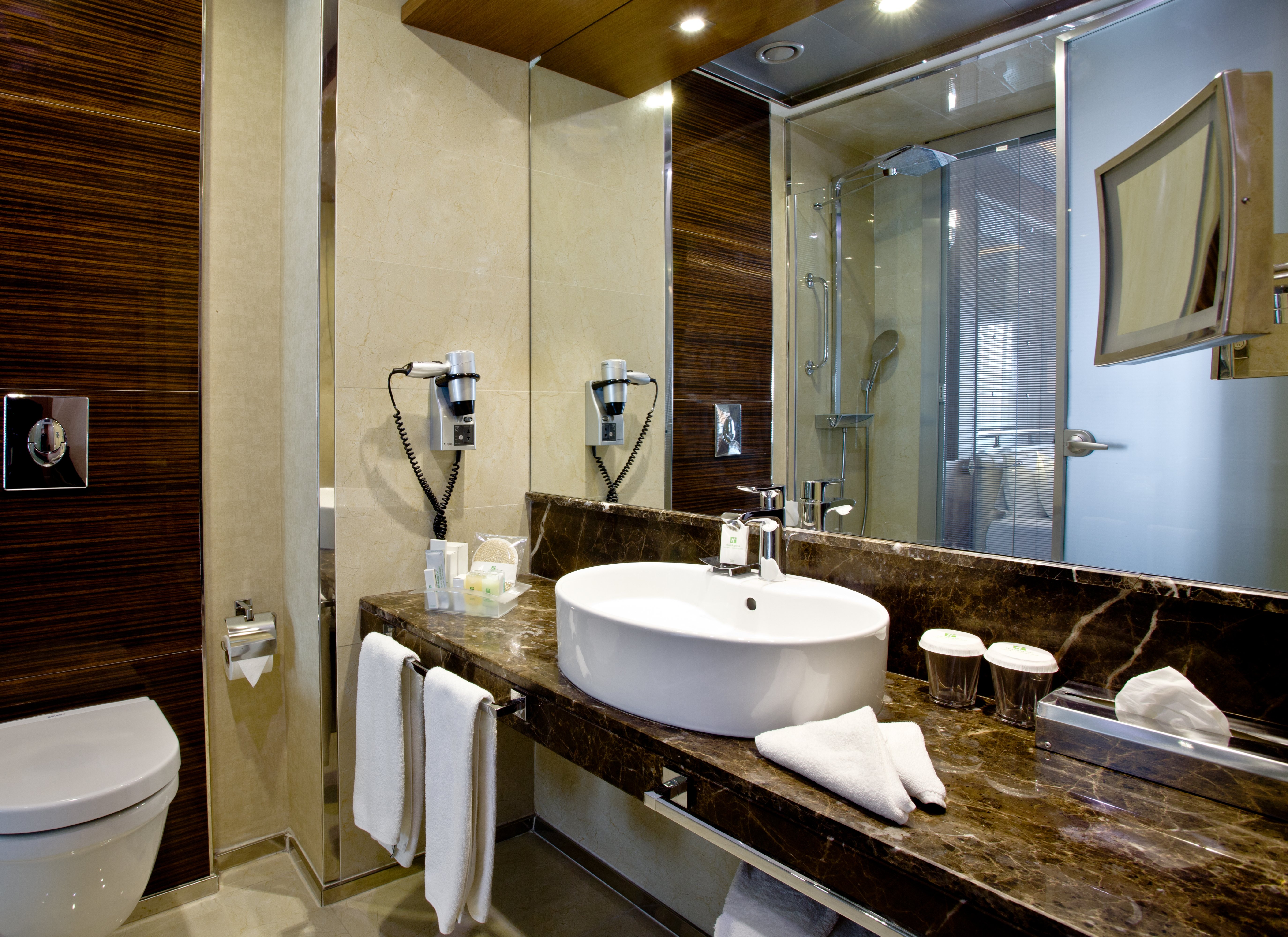 HOLIDAY INN ANKARA - KAVAKLIDERE 74/78