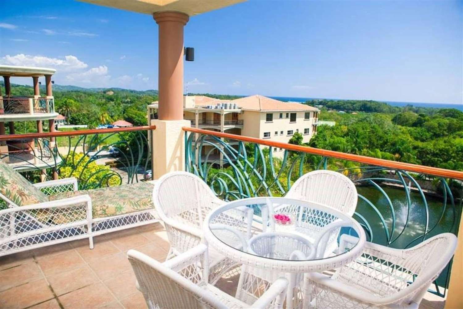 Clarion Suites Roatan at Pineapple Villas 31/46