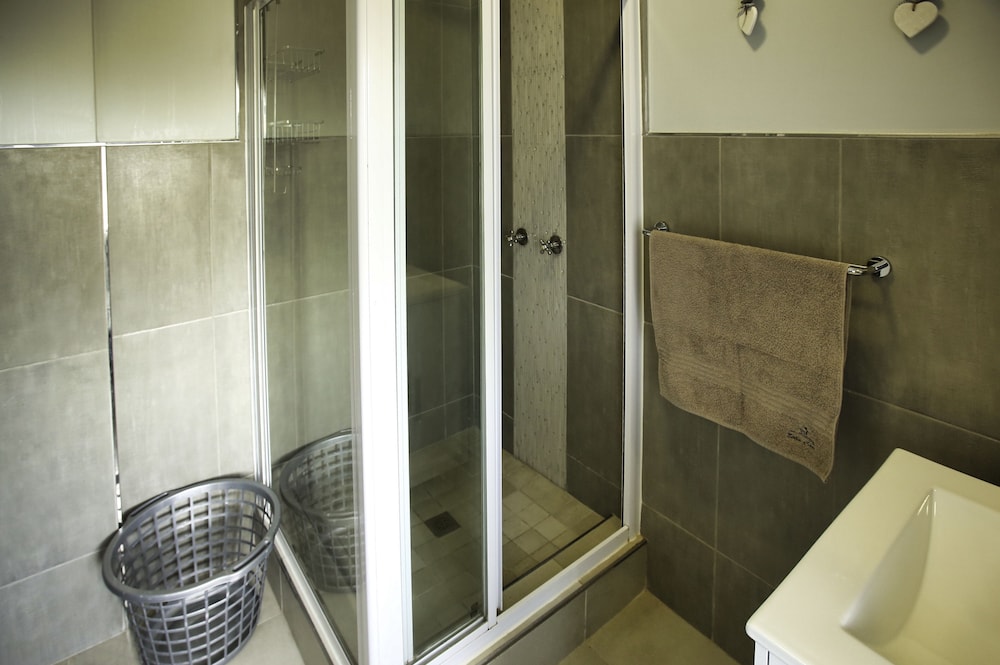4 Bella Casa Self Catering 48/50