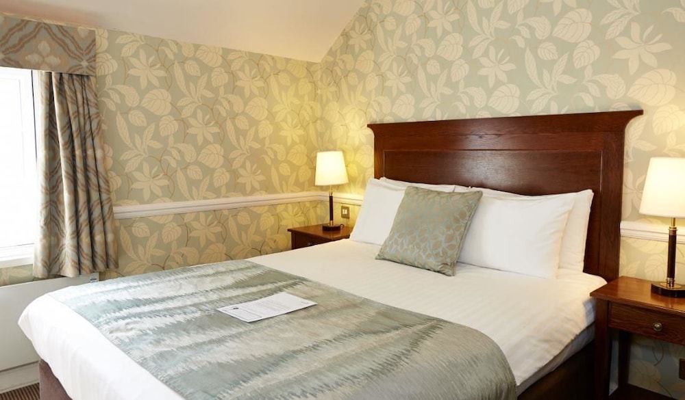 Saracen's Head Hotel 7/39