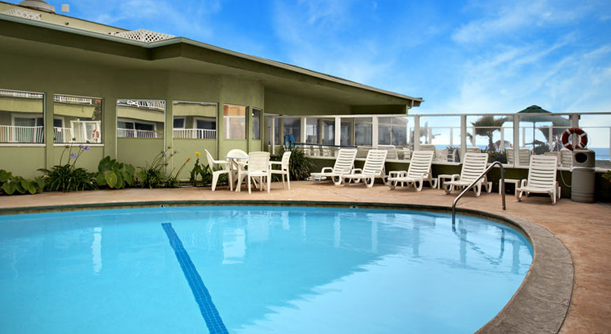 Surfer Beach Hotel 40/59
