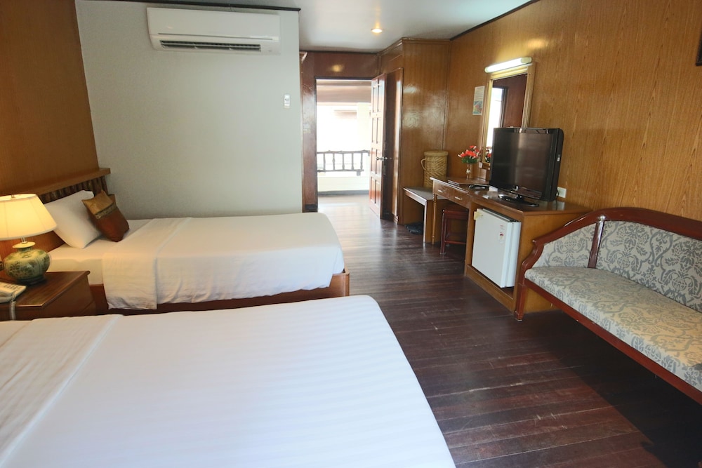 Banyan, Twin Beds, Annex