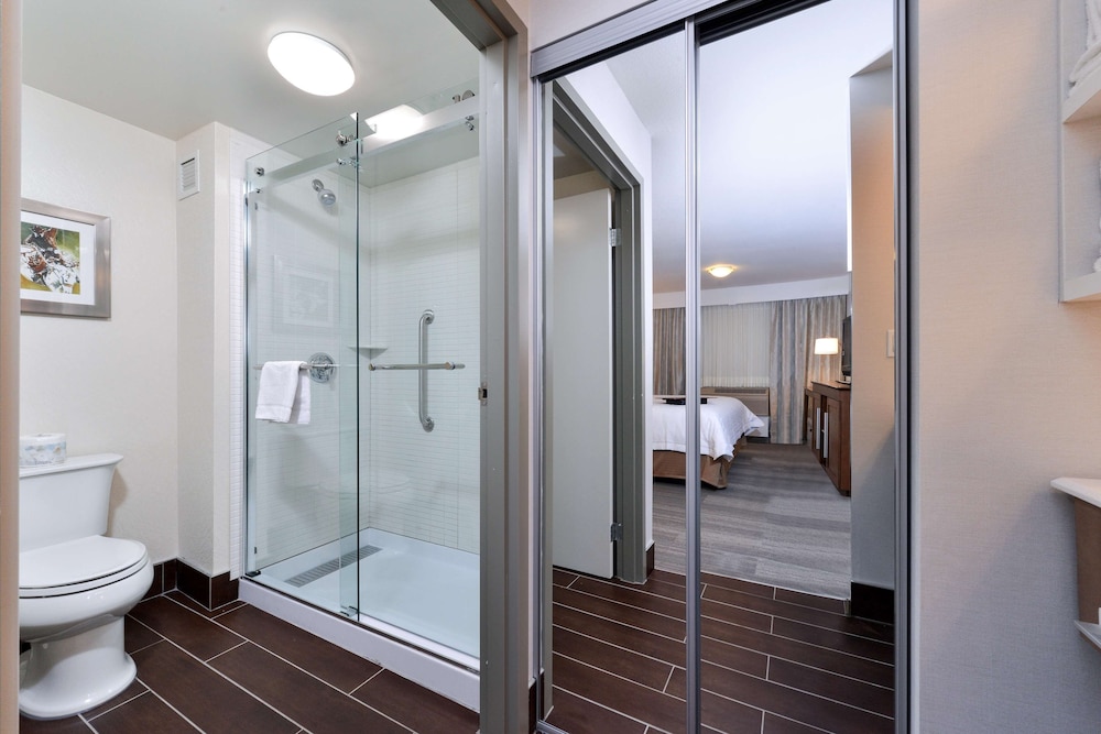 Hampton Inn & Suites By Hilton Calgary- University Northwest 15/61