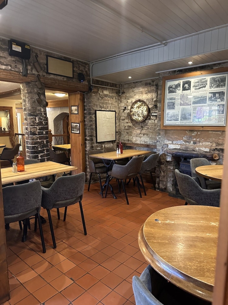 The Shakespeare Inn 34/50