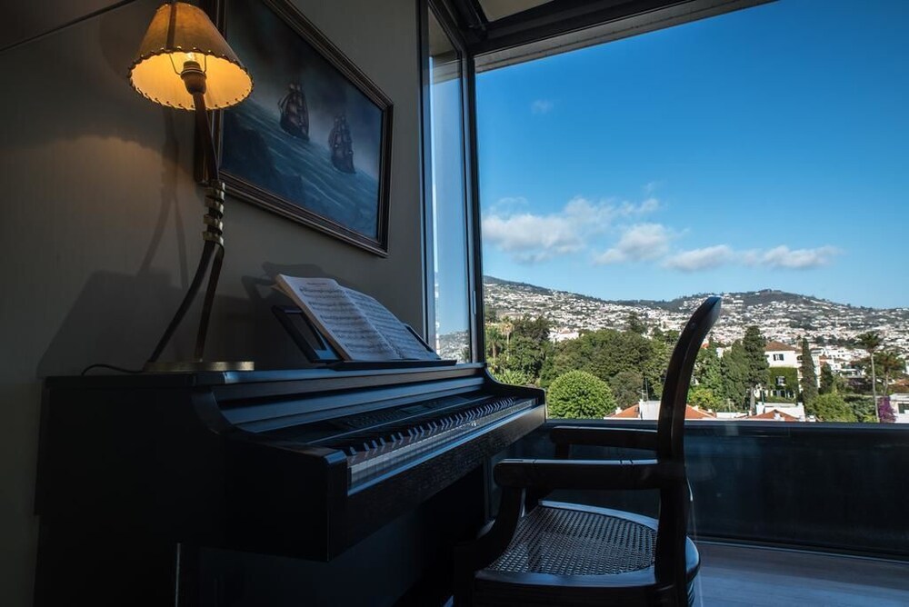 Arts In Penthouse Apartments Til Sol 11/30