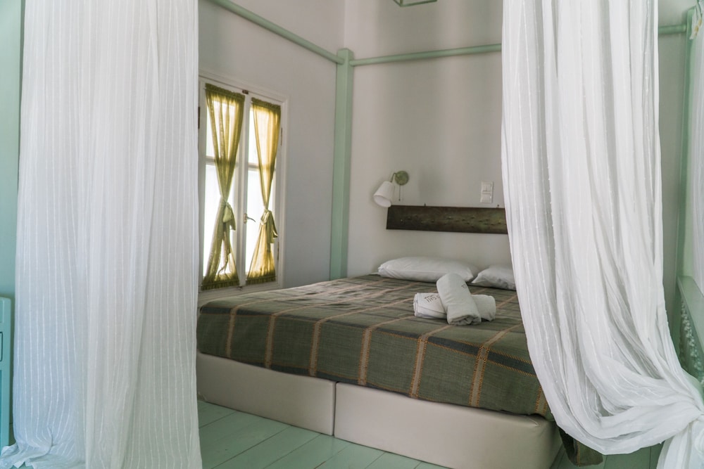 Efchi Suites 1904 11/39