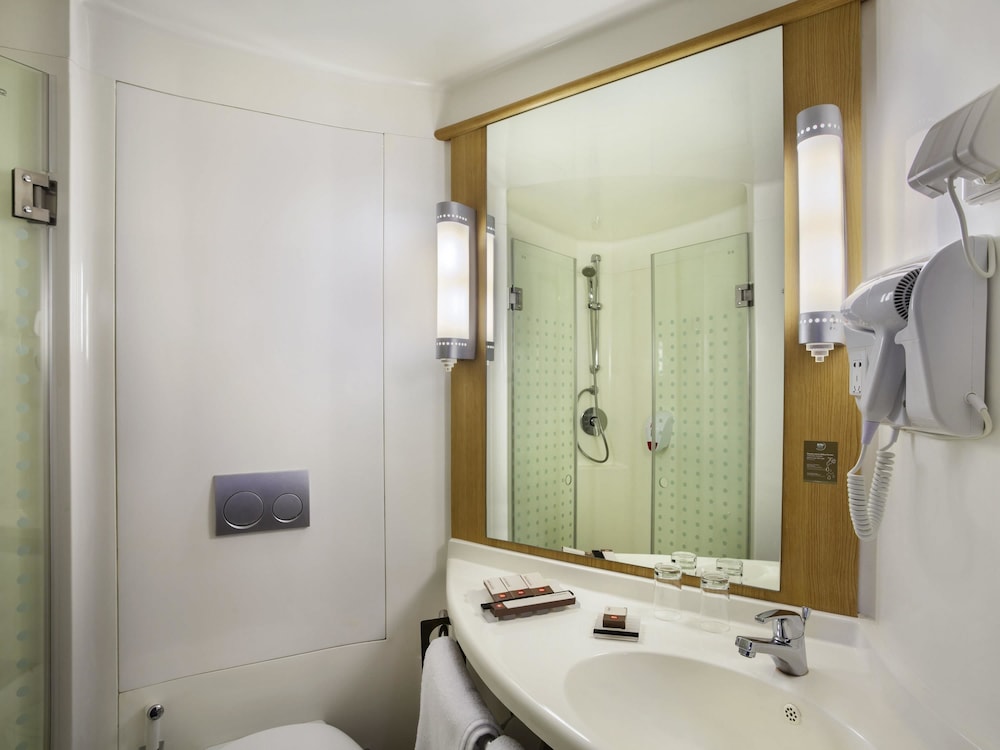 ibis Pontianak City Center Hotel 12/55