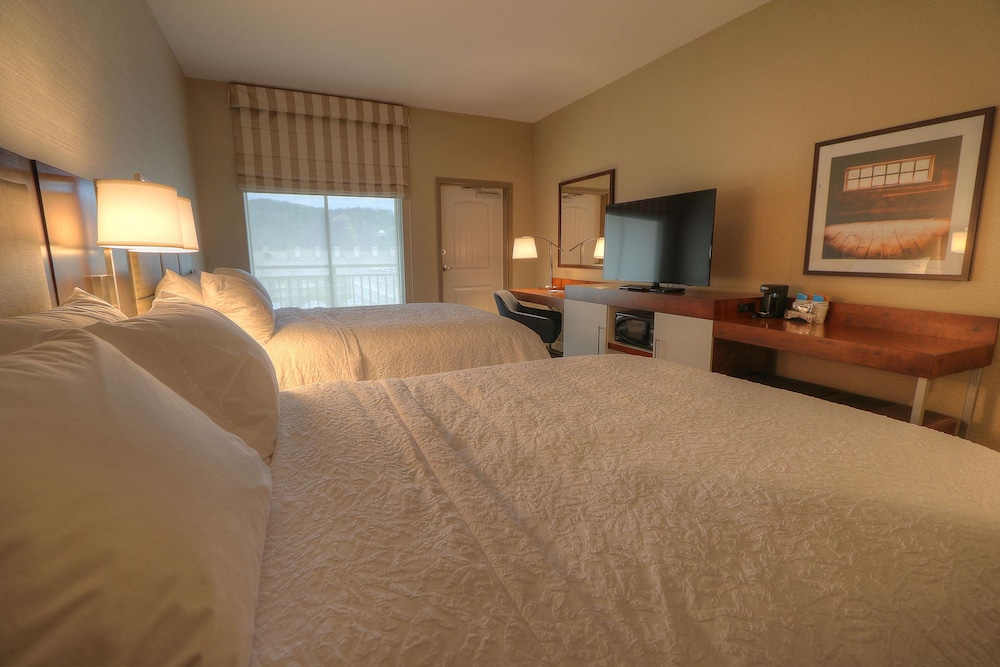 Hampton Inn Gatlinburg Historic Nature Trail 14/53