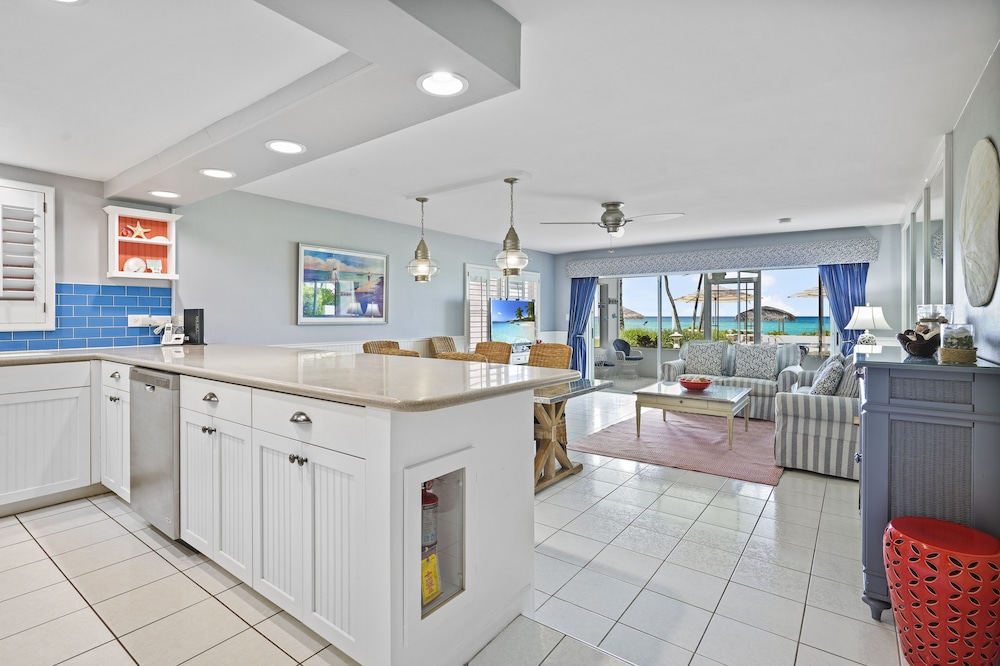 Aqua Bay Club Luxury Condos 5/50