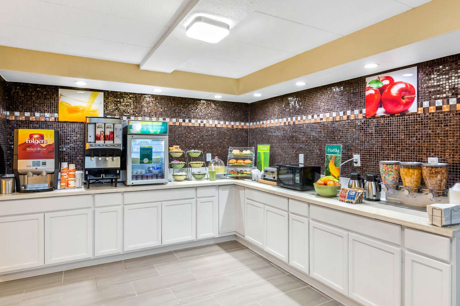 Quality Inn & Suites Ruther Glen 3/25