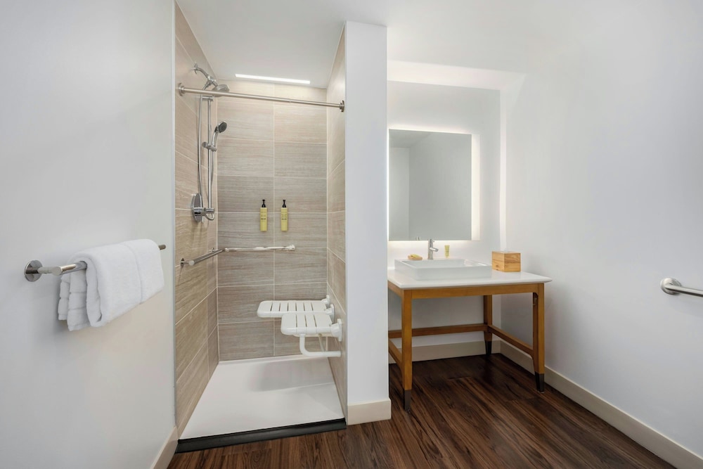 Element Savannah Midtown 40/40