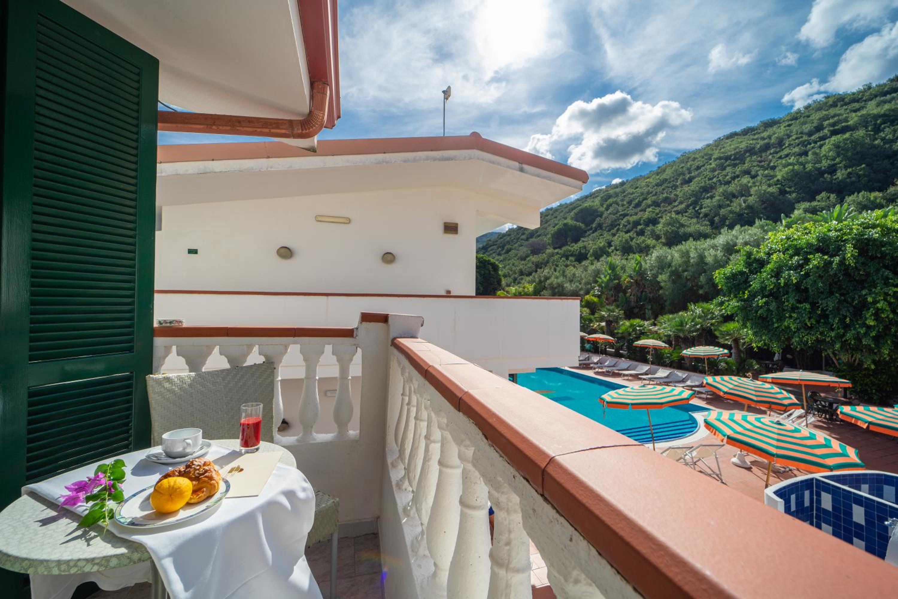 Hotel Santa Lucia 47/50