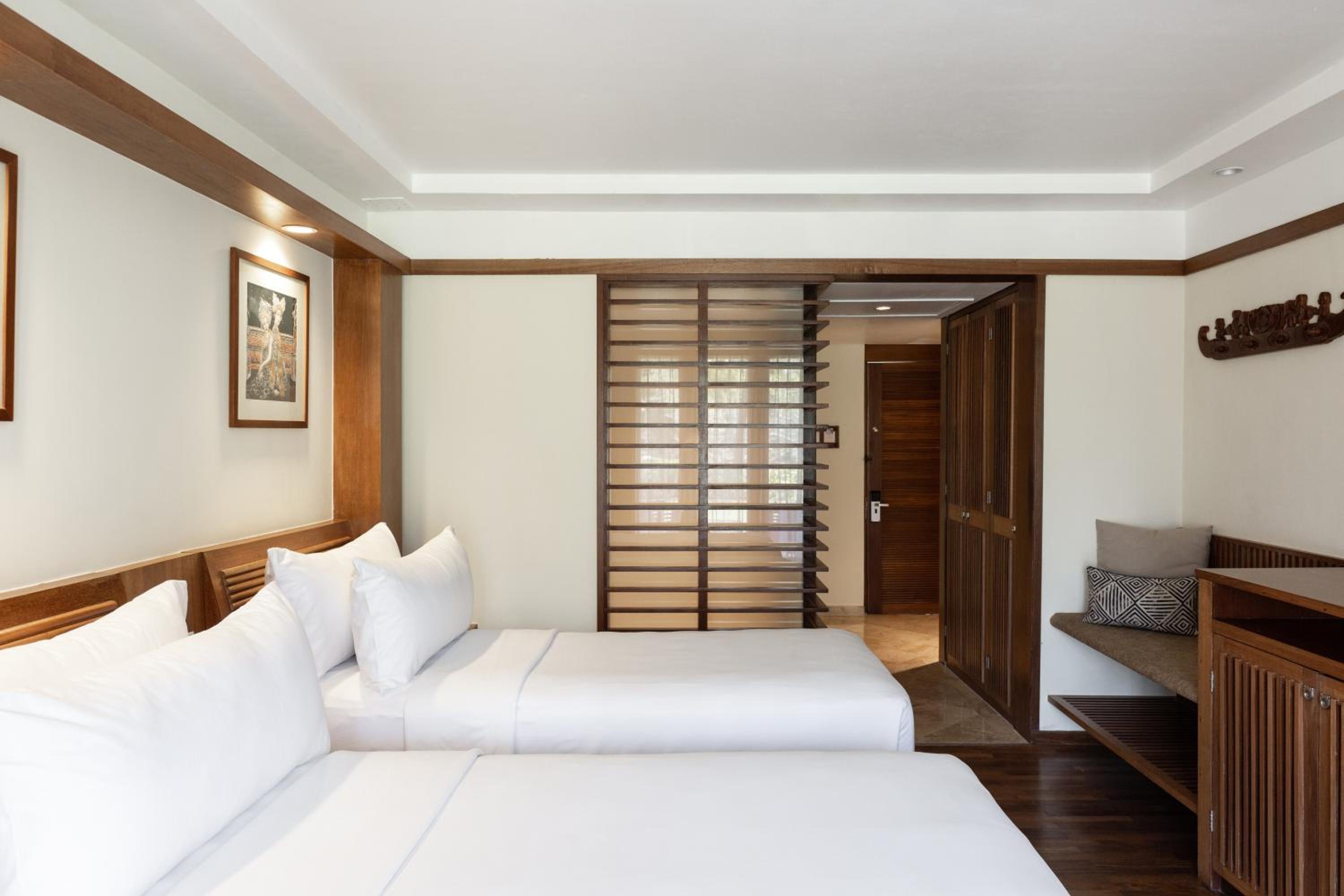 Melia, Garden View