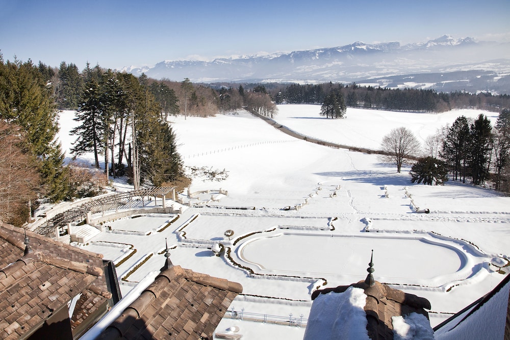Relais Chateaux Chateau Des Avenieres 23/46