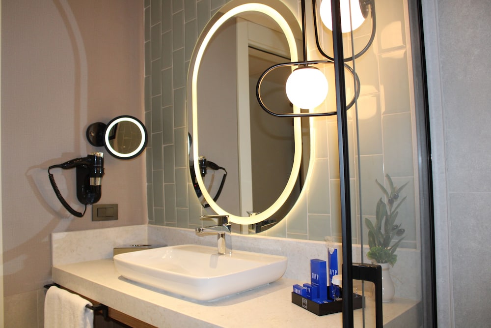 Tryp by Wyndham Istanbul Beyoglu 55/62