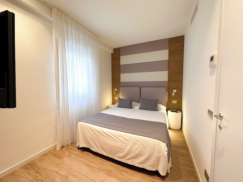 Metropol Ceccarini Suite 25/62