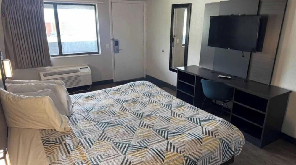 Motel6 Cedar Rapids, IA 7/25