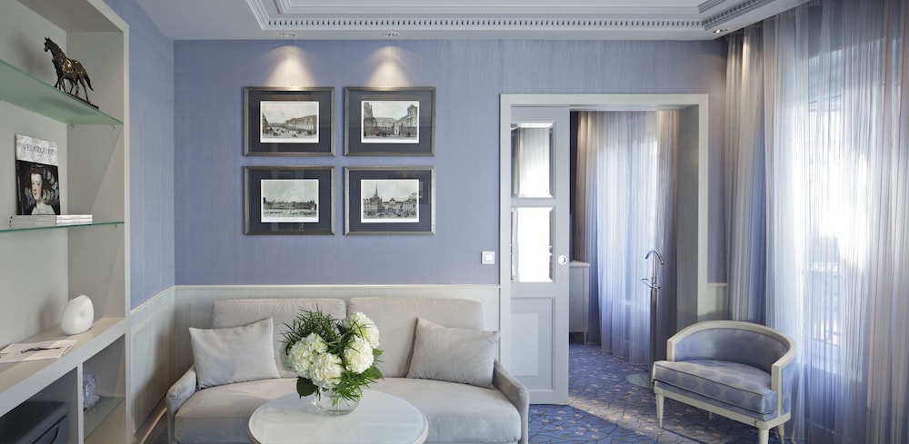 Hotel Rochester Champs-Elysees 39/68