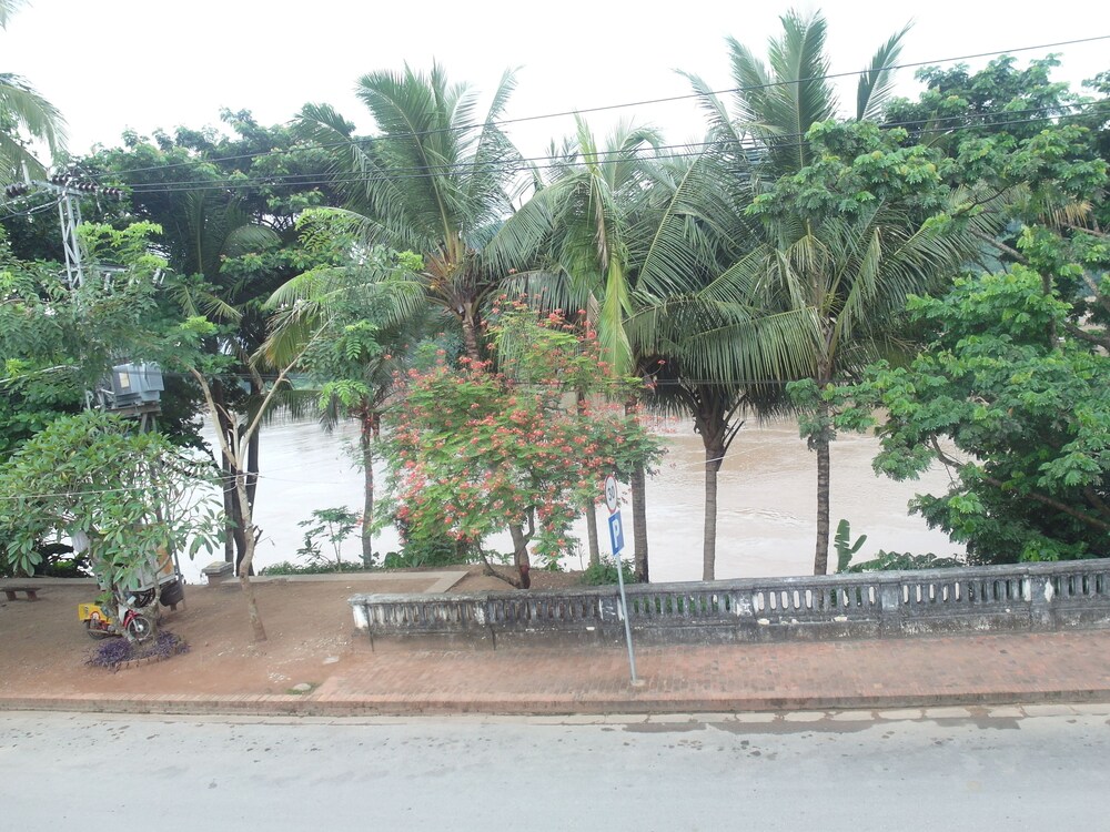 Mekong Sunset View Hotel 58/63