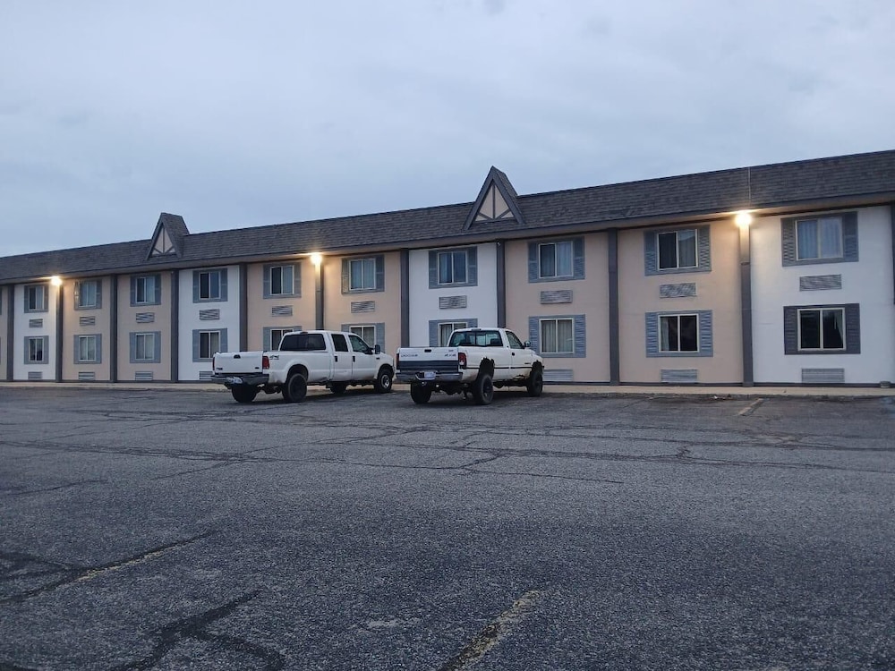 Travelodge by Wyndham Gaylord 37/46
