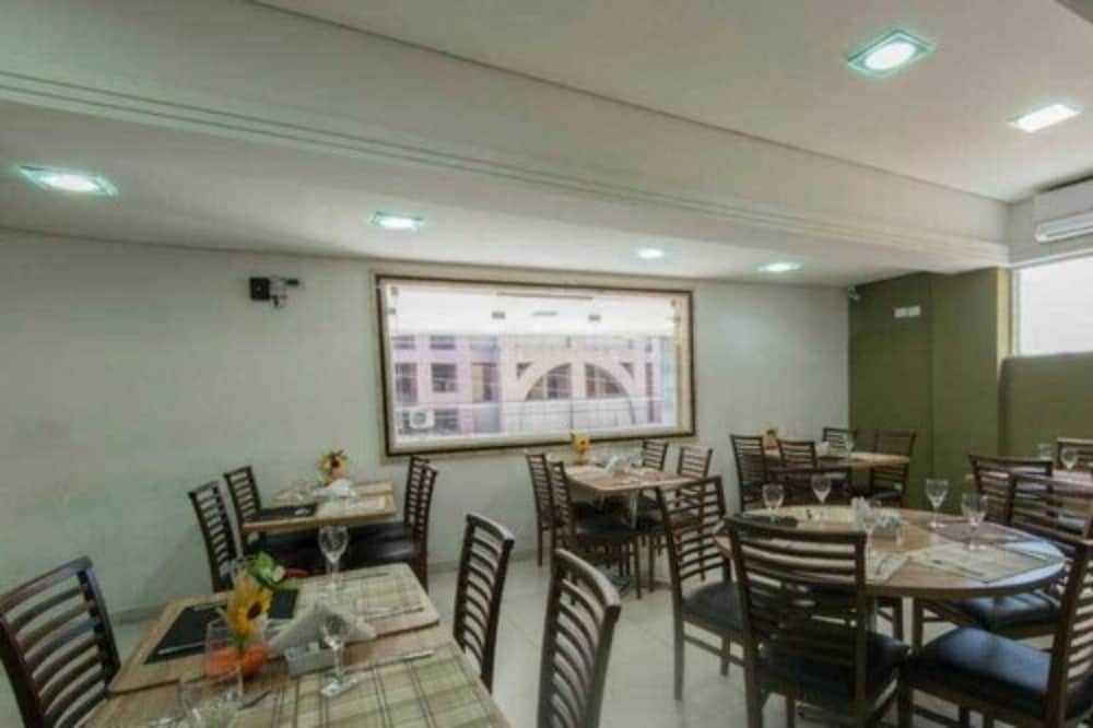 Monte Serrat Hotel 28/36