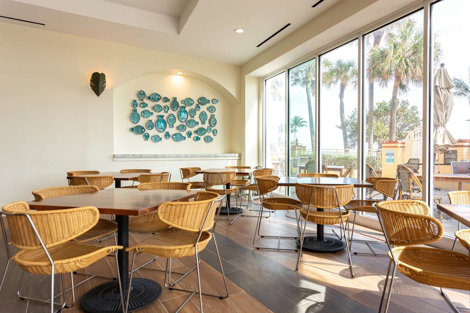 restaurant cafeteria
