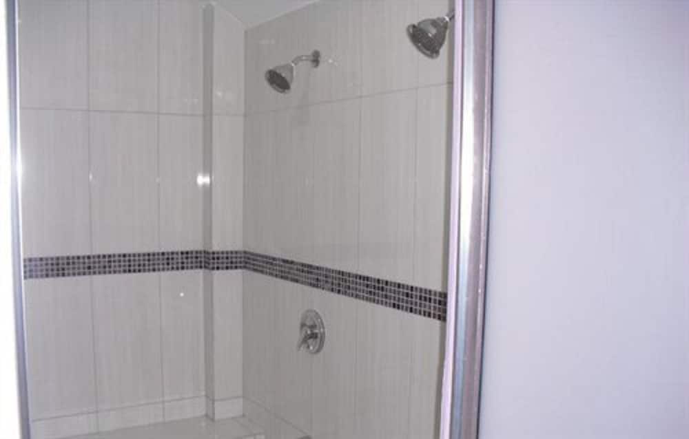 Piarco Village Suites 20/20