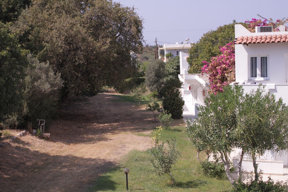 Ampavris Family Apartments 23/38