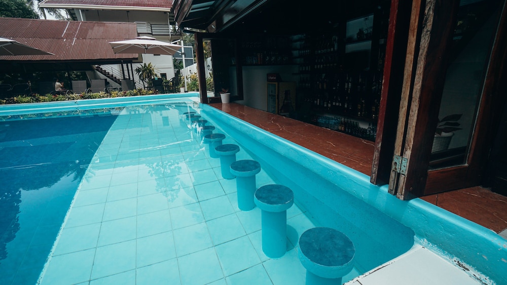 Point 303 Surf Resort 25/50