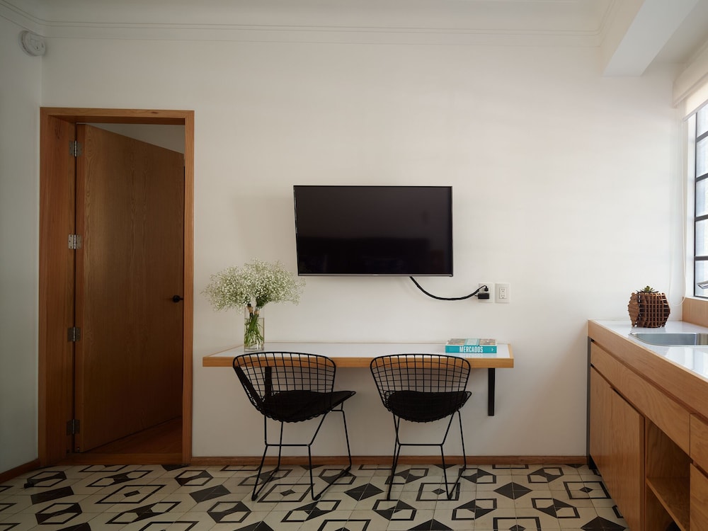 Casa Decu 9/50