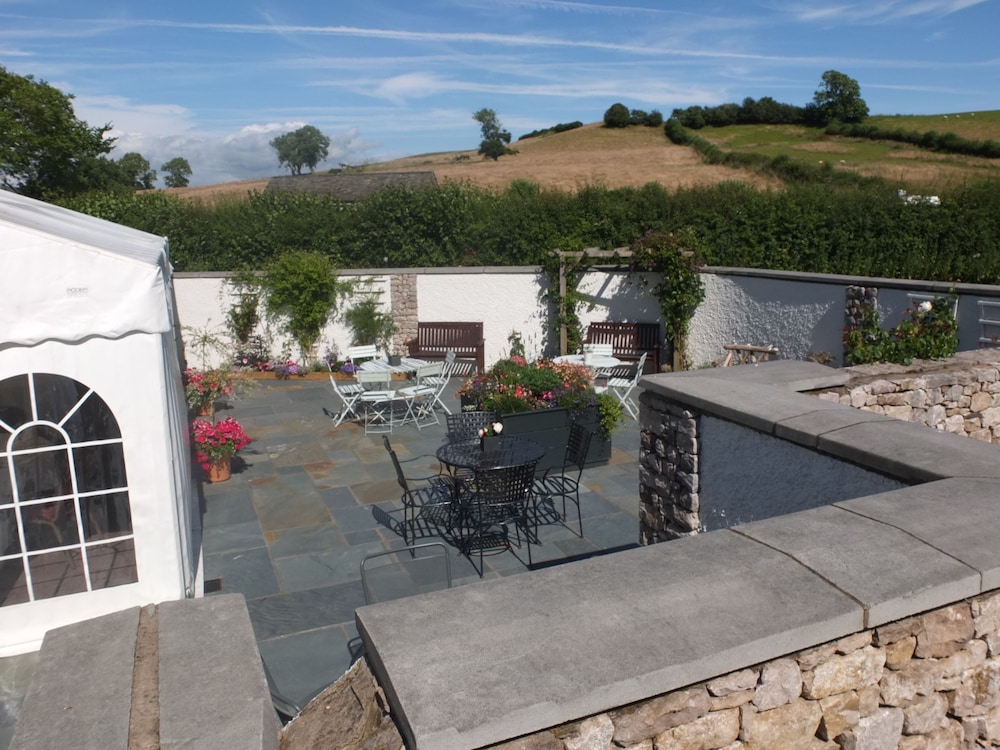 Longlands Inn And Restaurant 39/47