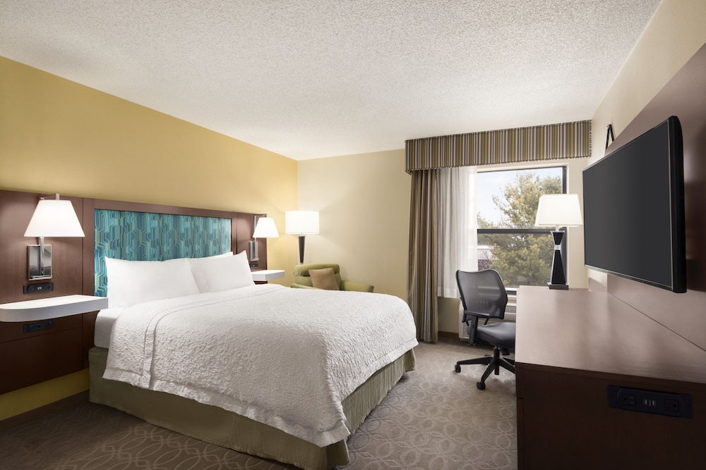 Hampton Inn Youngstown Boardman 12/33
