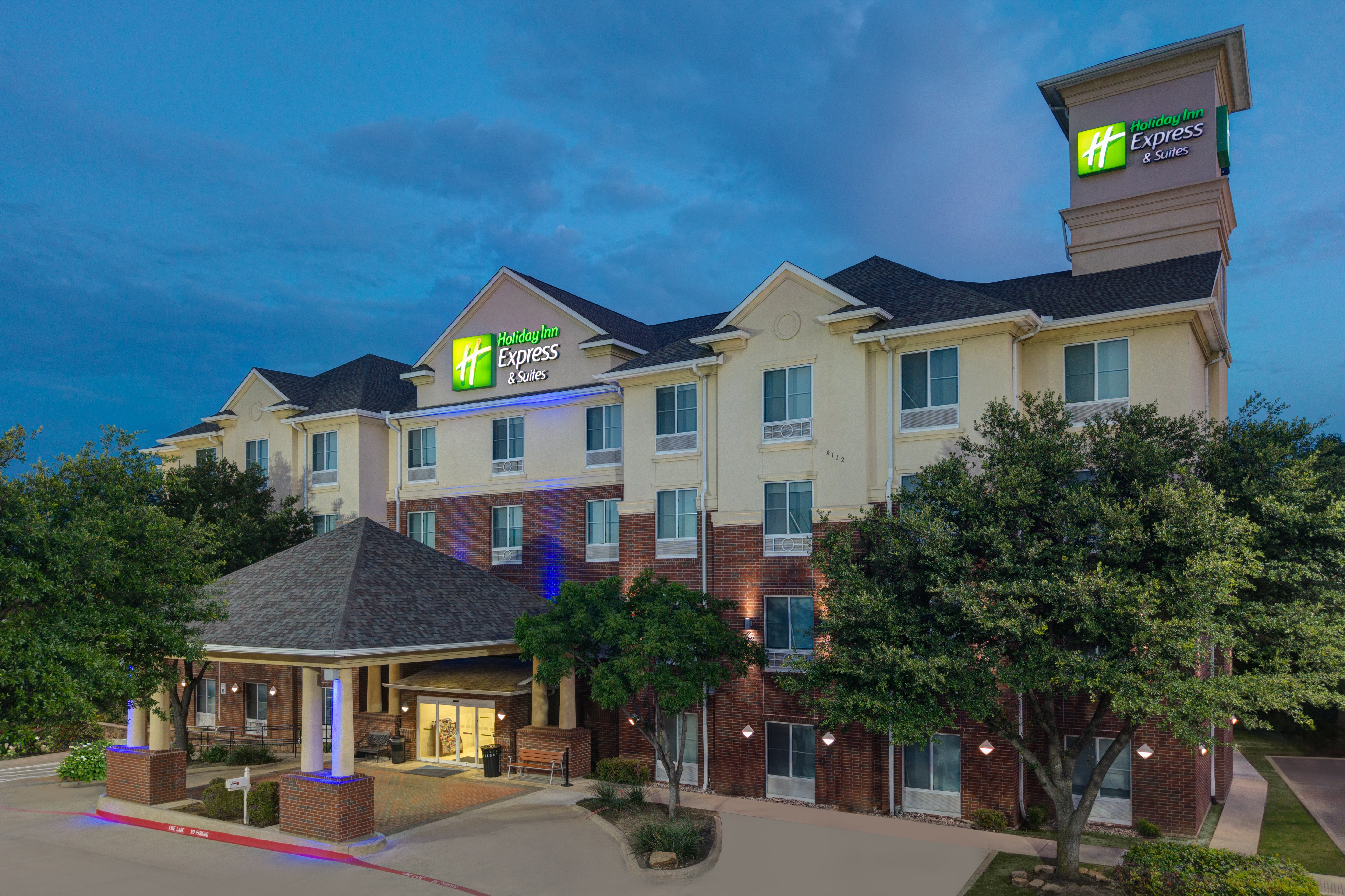 Holiday Inn Express Hotel And Suites Dallas Grand Prairie I 20 6/80
