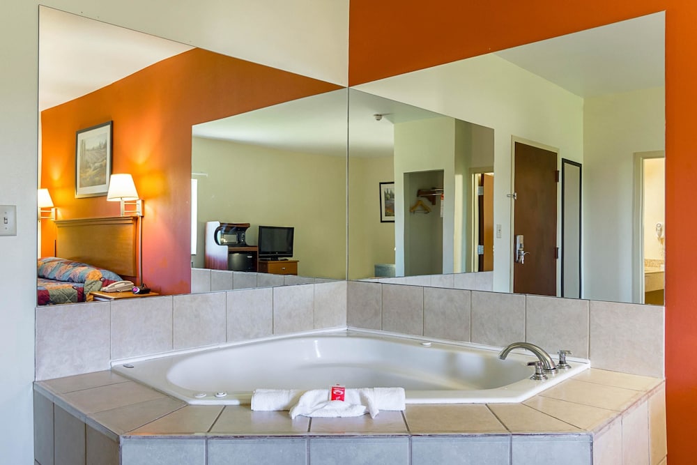 Econo Lodge Inn and Suites Pritchard Road North Little Rock 5/45