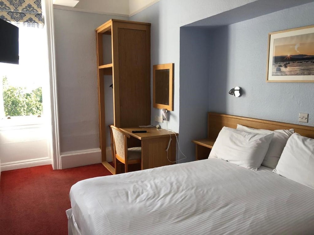 THE MANOR HOTEL 25/71