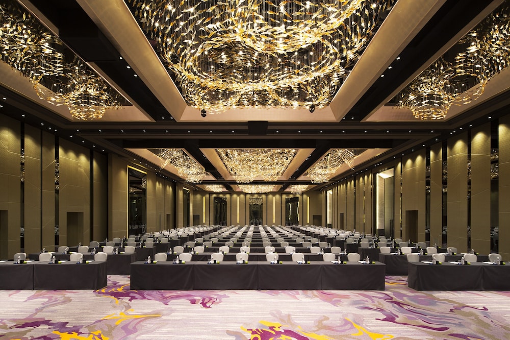 The Royal Garden Kowloon East 8/79