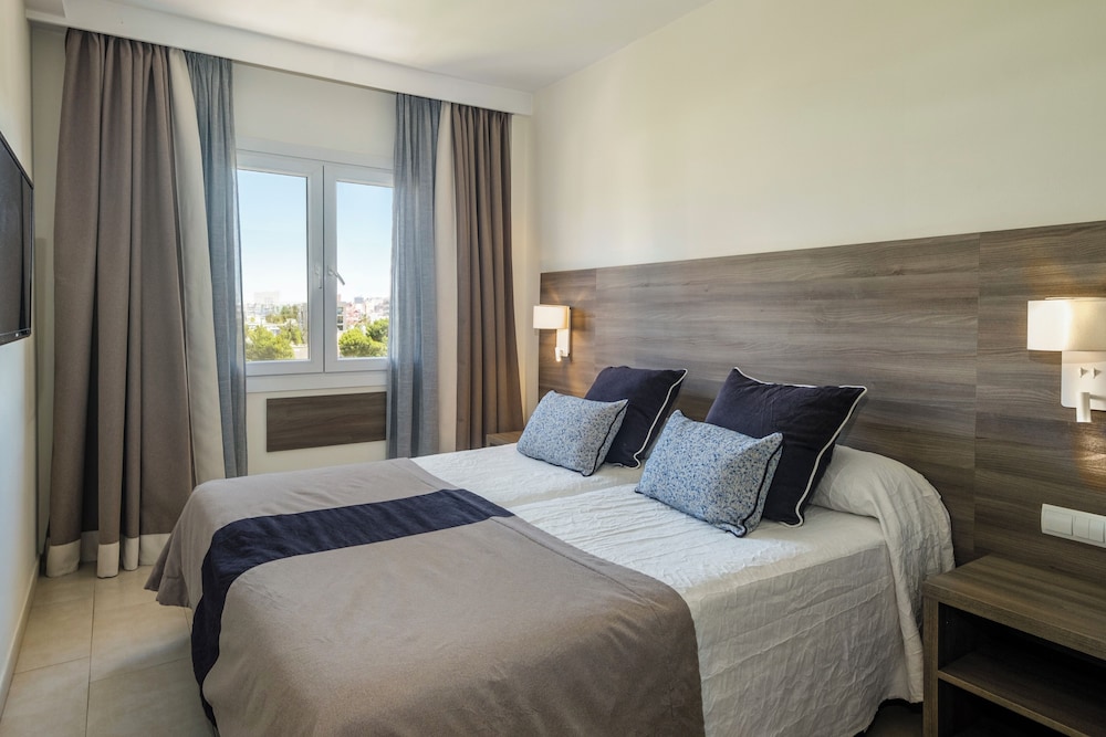 1 BEDROOM, APARTMENT, BALCONY