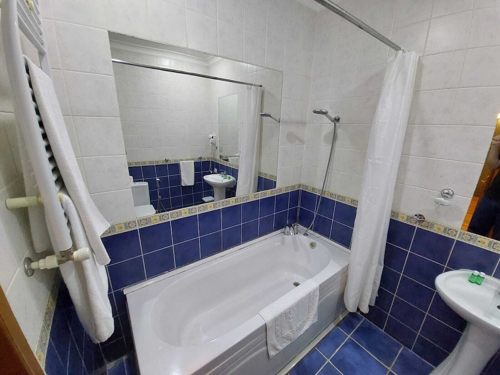 غرفة عائلية ثلاثية بسرير كوين وسرير فردي، Swan Hotel 6/7