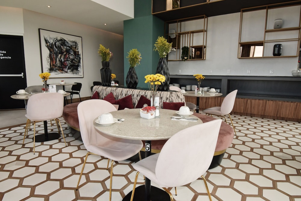 Becquer Hotel Guadalajara 36/50