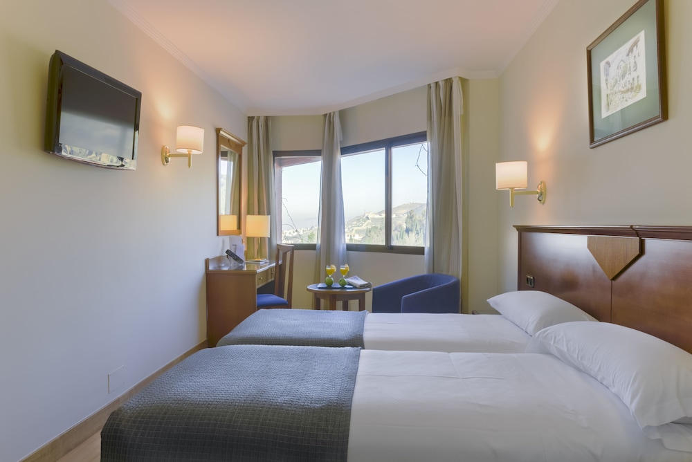 SUPERIOR, DOUBLE OR TWIN BED