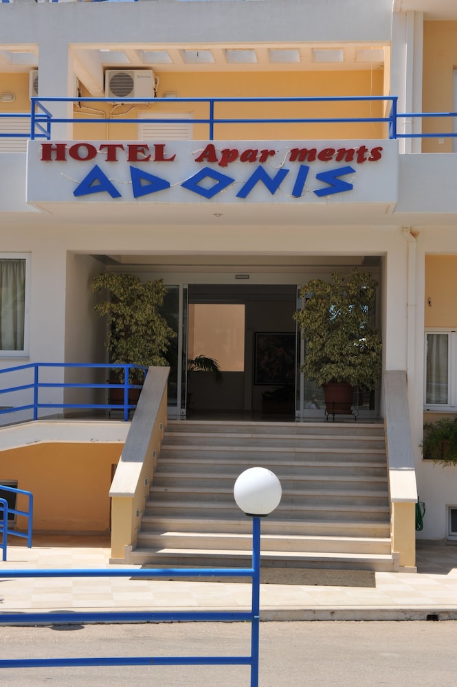 Adonis Hotel 8/57