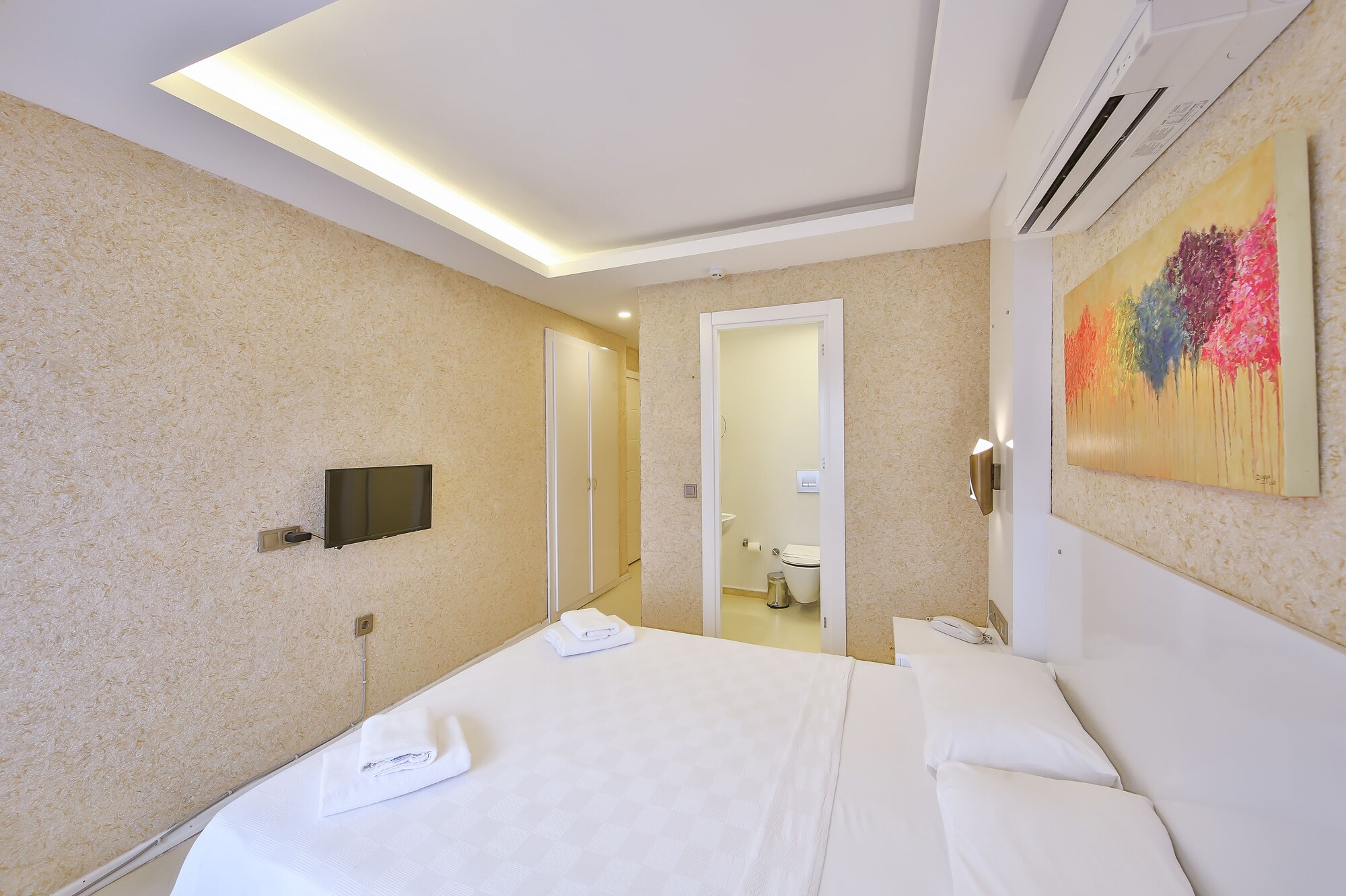 ROOM, DOUBLE BED, BALCONY