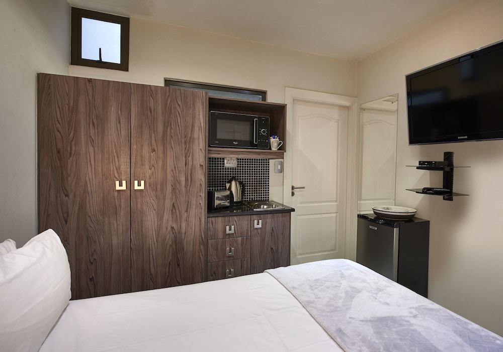 Dynasty Forest Sandown Accommodation 33/69