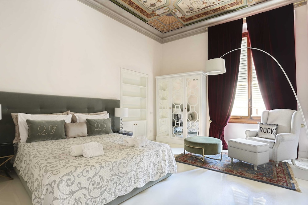 Luxury Apartment in Central Florence 13/50