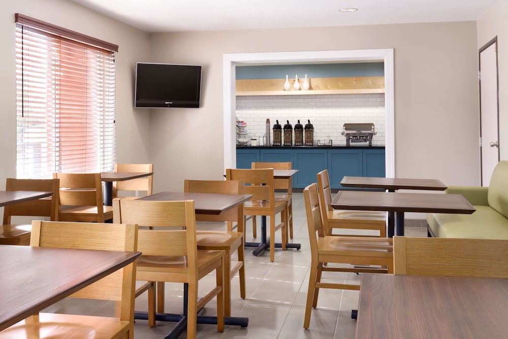 Country Inn & Suites By Radisson Fresno North CA 41/52