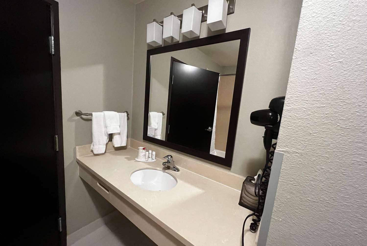 Baymont by Wyndham College Station 38/39